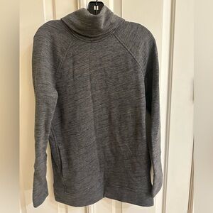 Lululemon turtleneck size 6 top